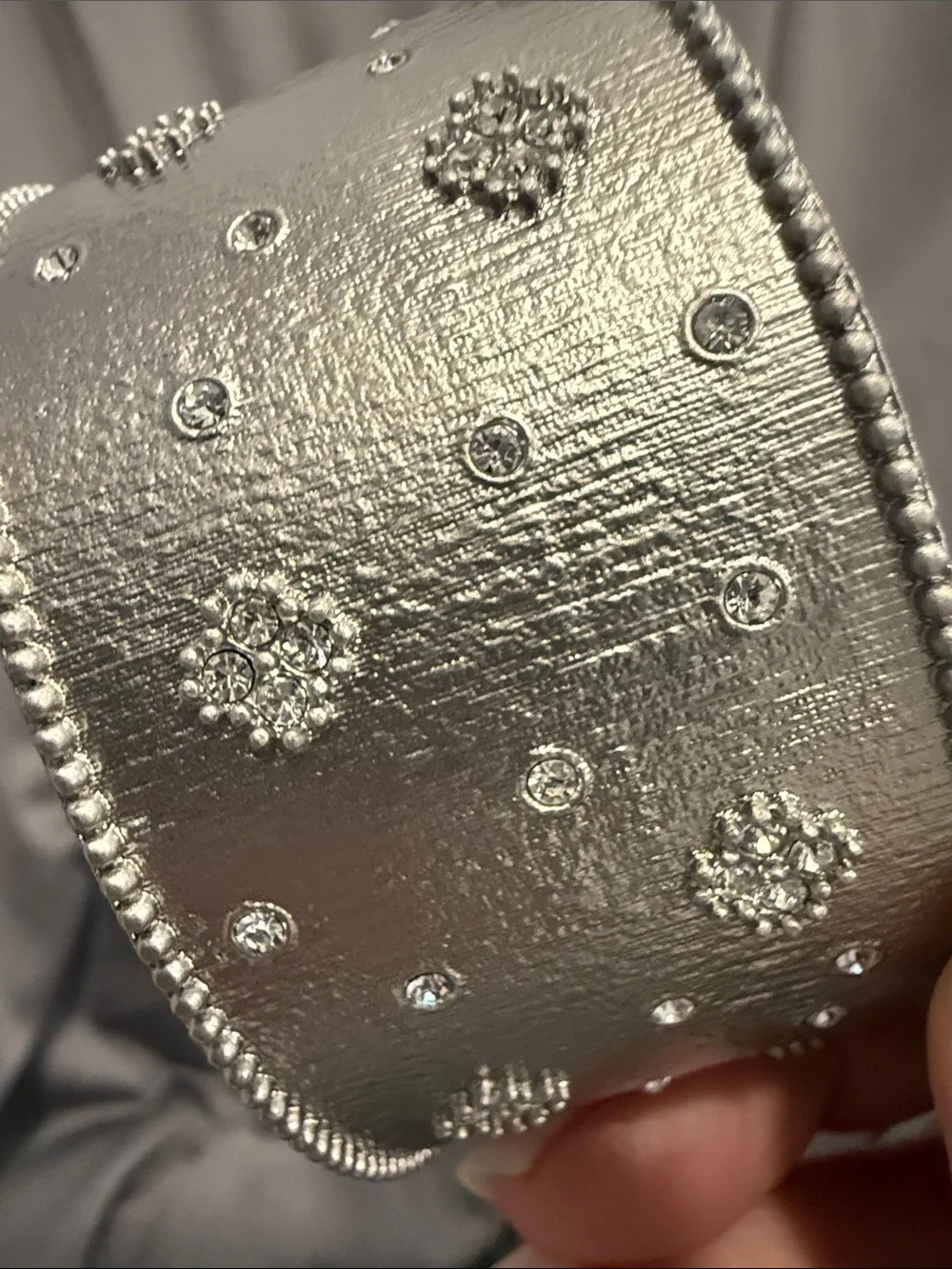N/A sparkle minimal